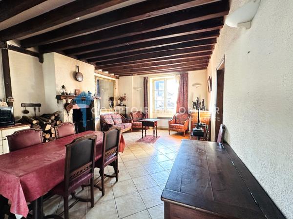 Maison
                                                                                                                                                                                                                                                                                                                        4 pièce(s)                                                                                                                                                                                                          3 chambre(s)                                                                                                                                                                                                          85  m²