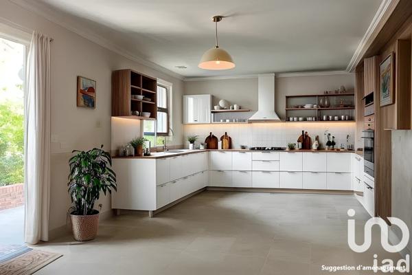 Maison traditionnelle 7 pièces de 146 m² à Meudon (92190)