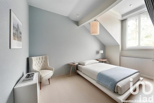 Maison traditionnelle 7 pièces de 146 m² à Meudon (92190)