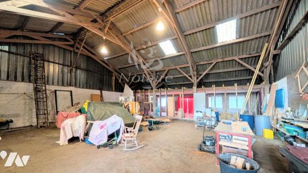 À proximité des plages, charmante maison en pierre rénovée avec dépendance et jardin sur 1340m2