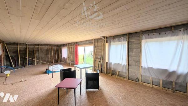 À proximité des plages, charmante maison en pierre rénovée avec dépendance et jardin sur 1340m2