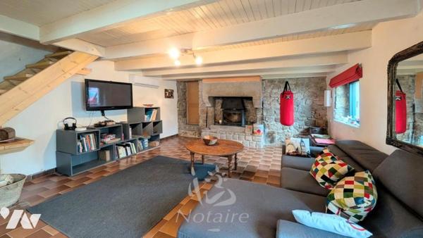 À proximité des plages, charmante maison en pierre rénovée avec dépendance et jardin sur 1340m2