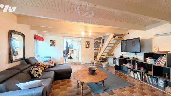 À proximité des plages, charmante maison en pierre rénovée avec dépendance et jardin sur 1340m2