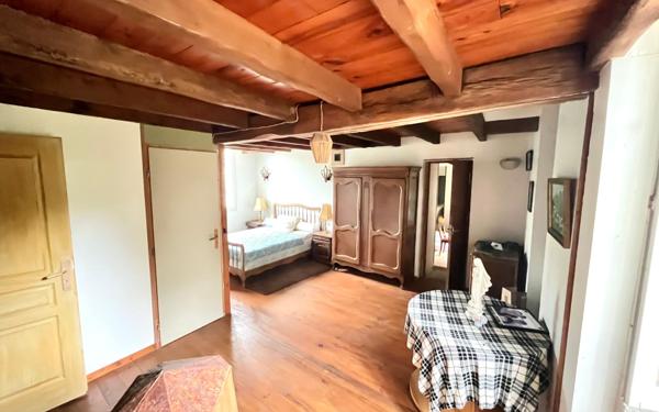 Maison à vendre    9 pièces •  Saintes