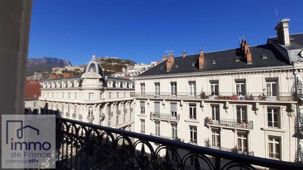 GRENOBLE / 28 Bd. Edouard REY, T2 de 37 m² situé au 4ème étage sans ascenseur