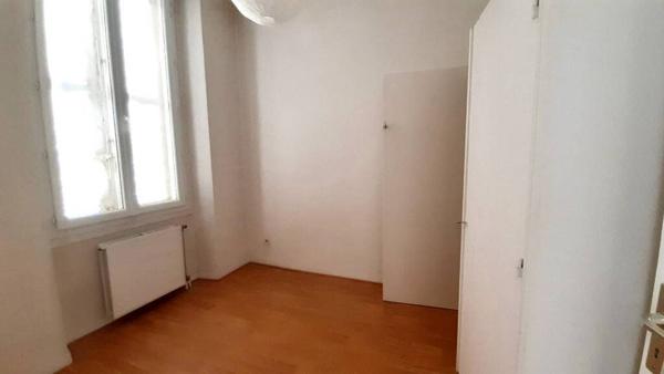 GRENOBLE / 28 Bd. Edouard REY, T2 de 37 m² situé au 4ème étage sans ascenseur