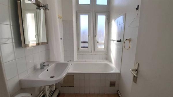 GRENOBLE / 28 Bd. Edouard REY, T2 de 37 m² situé au 4ème étage sans ascenseur