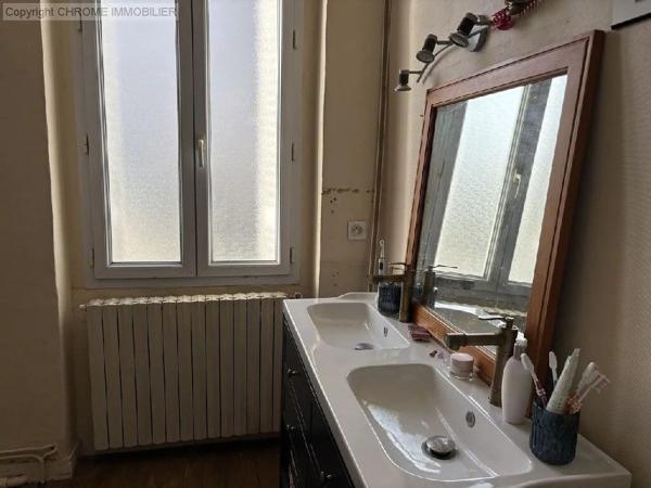 Vente                                                      Maison
                        
                     6 pièces                      186 m2                     à Marmande