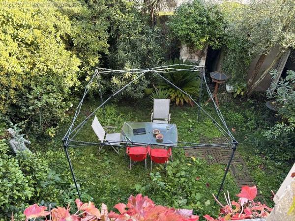 Vente                                                      Maison
                        
                     6 pièces                      186 m2                     à Marmande