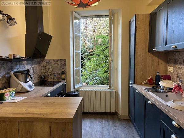 Vente                                                      Maison
                        
                     6 pièces                      186 m2                     à Marmande