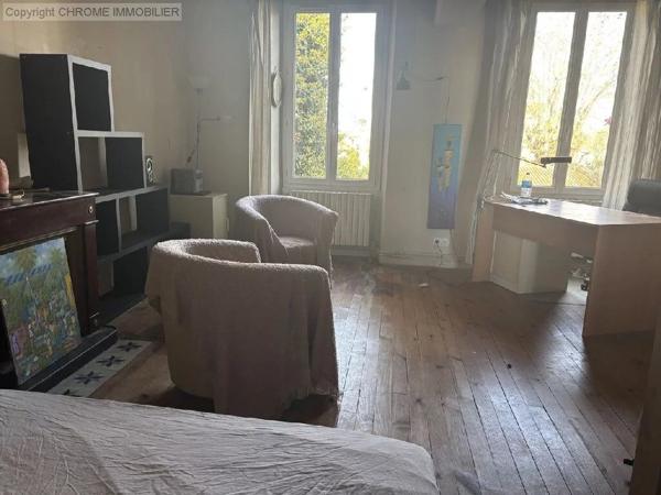 Vente                                                      Maison
                        
                     6 pièces                      186 m2                     à Marmande