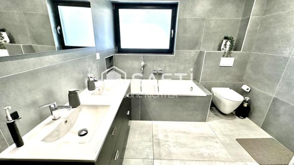 Rare à la vente : Maison d'architecte entièrement de plain pied avec sous-sol