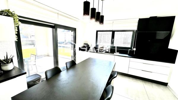 Rare à la vente : Maison d'architecte entièrement de plain pied avec sous-sol