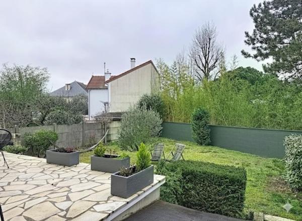 Magnifique Maison Rénovée à La Varenne Saint-Hilaire