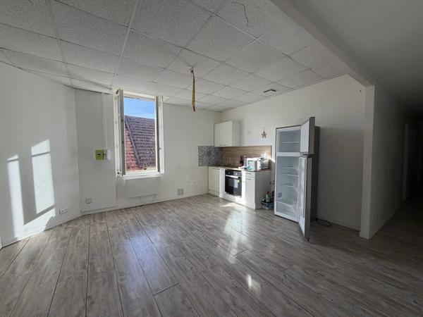Location                                                      Appartement
                        
                     4 pièces                      71 m2                     à Neuilly-Saint-Front