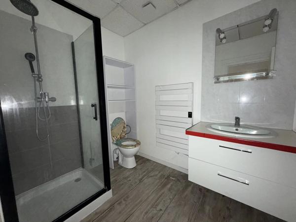 Location                                                      Appartement
                        
                     4 pièces                      71 m2                     à Neuilly-Saint-Front