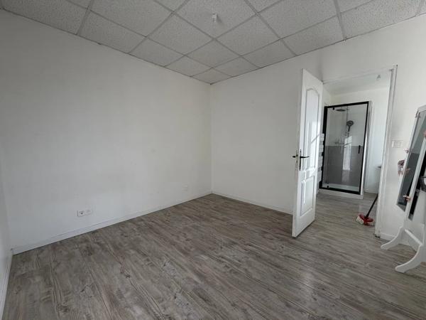 Location                                                      Appartement
                        
                     4 pièces                      71 m2                     à Neuilly-Saint-Front