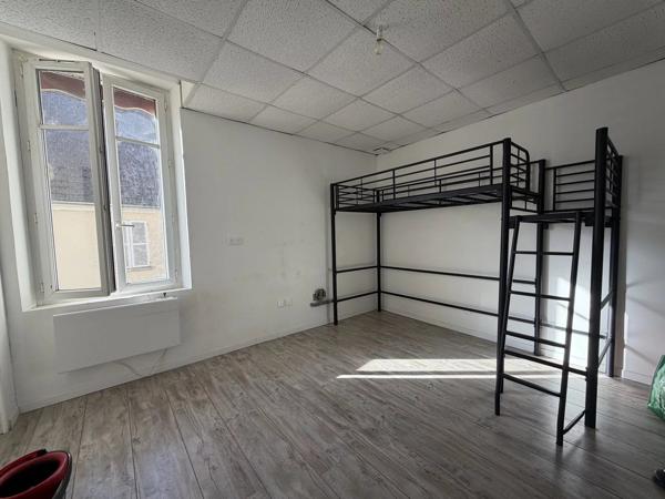 Location                                                      Appartement
                        
                     4 pièces                      71 m2                     à Neuilly-Saint-Front