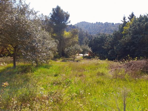 Robion (84440) TERRAIN CONSTRUCTIBLE AU PIED DU LUBERON