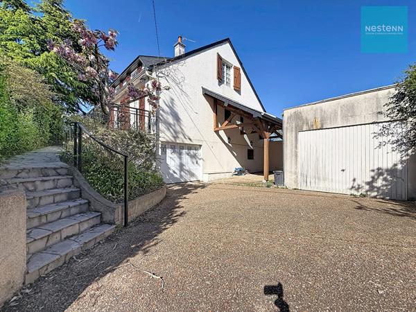 Amboise, maison traditionnelle 5 chambres sur 839m² de terrain.