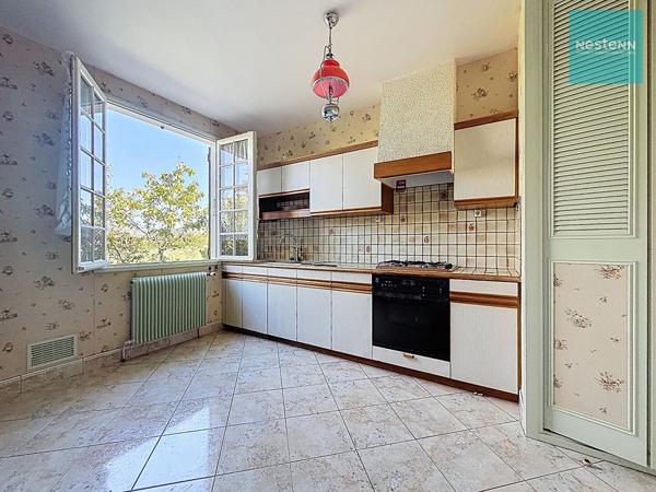 Amboise, maison traditionnelle 5 chambres sur 839m² de terrain.
