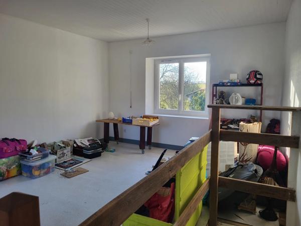 Maison à vendre 4 pièces SAINT LOUP LAMAIRE (79) 1800 m² de terrain