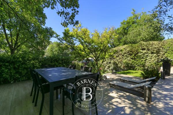 Issy-les-Moulineaux, Maison 4 Chambres -  253 m² à vendre