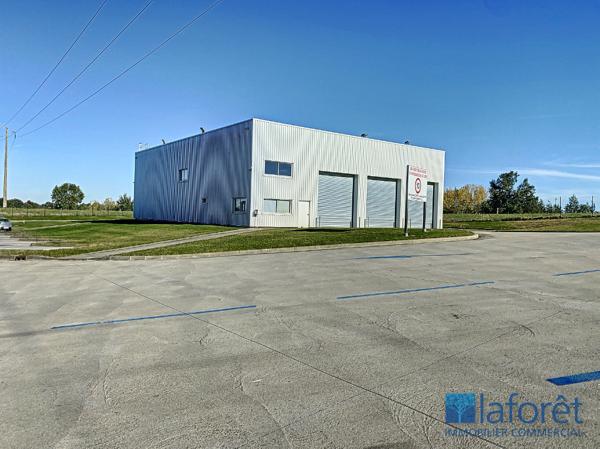 Achat local commercial Bressuire - 4100 m² - 1 072 000 €