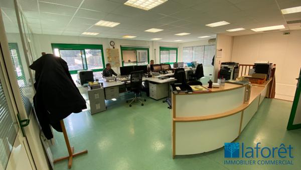 Achat local commercial Bressuire - 4100 m² - 1 072 000 €