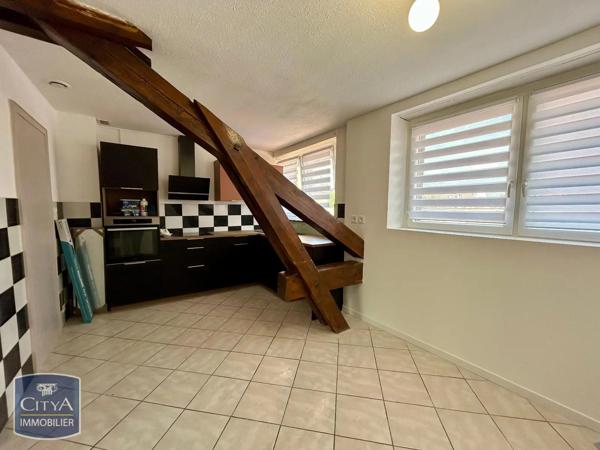 Appartement à louer 3 pièces 68.6m² Belfort (90000)