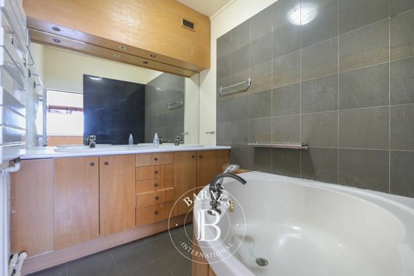 Courbevoie, Duplex 4 Chambres -  147 m² à vendre