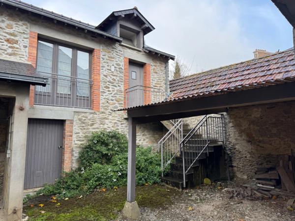 Maison de 1860 en hyper centre ville Lavallois.