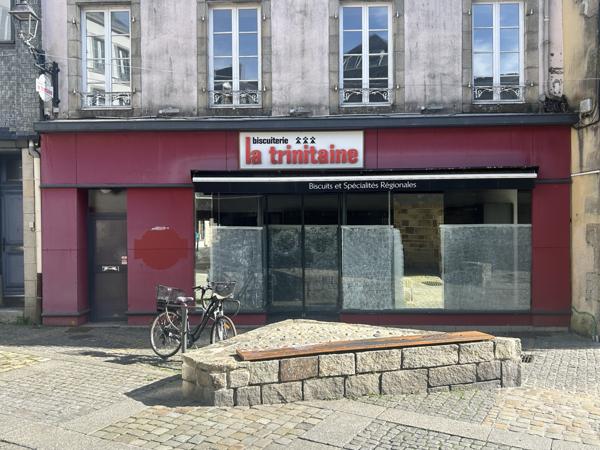 Quimper (29000) FACE AUX HALLES SAINT-FRANCOIS