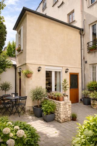 Appartement
         2 pièces
        - 21 m² 199 000 € *