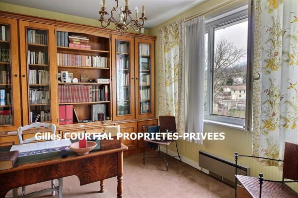 Saint-Julien-Chapteuil  43260  maison traditionnelle de 1972 sur deux niveaux élevés sur sous-sol  302 m² habitables 6 chambres sur 1613m² de terrain