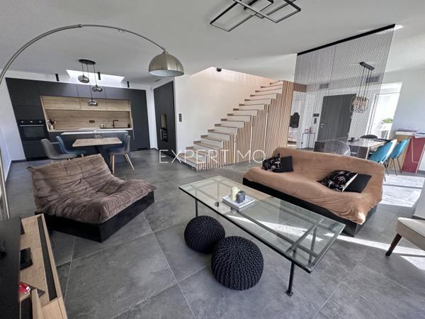 Carqueiranne (83320) Villa neuve avec superbes prestations dans un secteur résidentiel calme