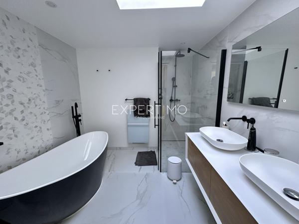 Carqueiranne (83320) Villa neuve avec superbes prestations dans un secteur résidentiel calme