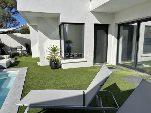 Carqueiranne (83320) Villa neuve avec superbes prestations dans un secteur résidentiel calme