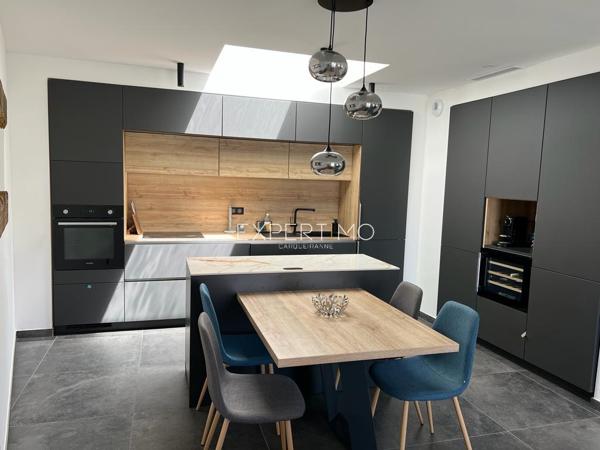 Carqueiranne (83320) Villa neuve avec superbes prestations dans un secteur résidentiel calme