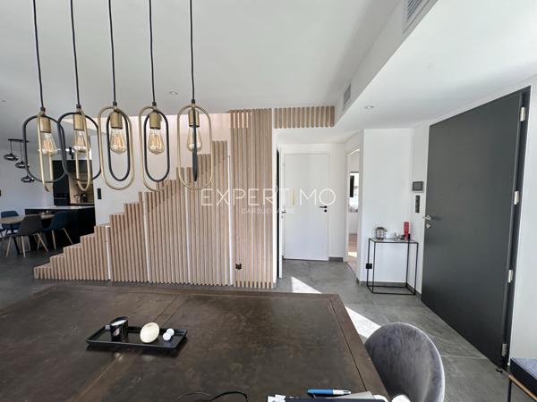 Carqueiranne (83320) Villa neuve avec superbes prestations dans un secteur résidentiel calme