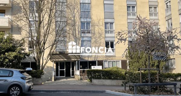 Location Appartement 3 pièces 64.5 m² - Le Plessis-robinson 92350