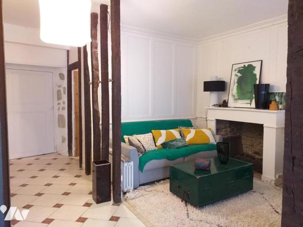 Maison atypique de caractère 2 chambres, terrasse et jardin -Garage