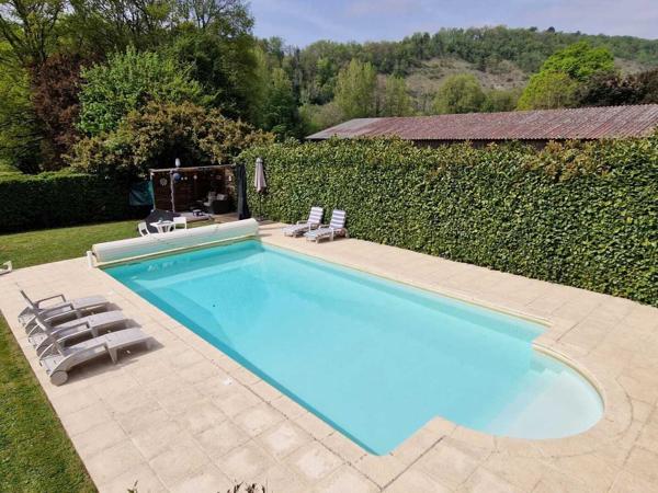 Maison ancienne - Le bugue Propriété avec Maison d'habitation, Maison d'amis, Studio, Piscine, parc et jardin 7418m2 jusqu'à la rivière.