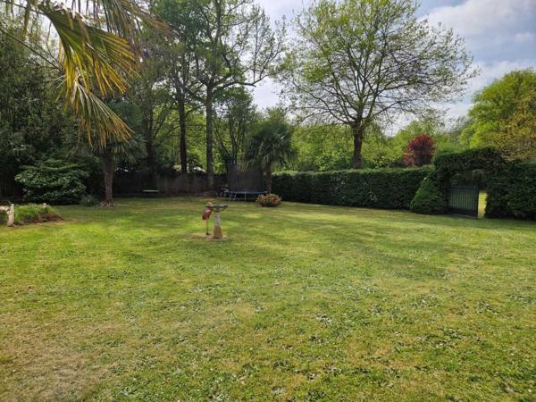 Maison ancienne - Le bugue Propriété avec Maison d'habitation, Maison d'amis, Studio, Piscine, parc et jardin 7418m2 jusqu'à la rivière.