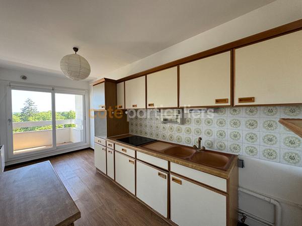 Vente
                Appartement72,7 m² - 3 Pièces -
                    ORLEANS (45000)