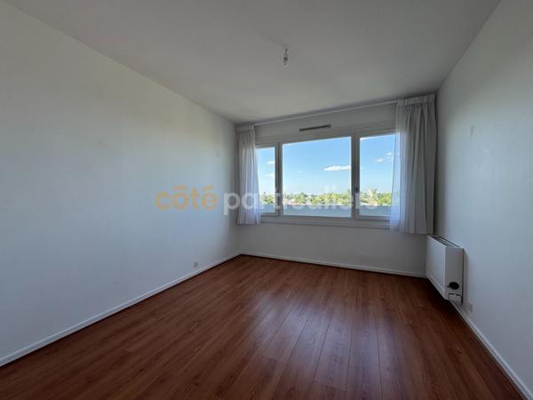 Vente
                Appartement72,7 m² - 3 Pièces -
                    ORLEANS (45000)