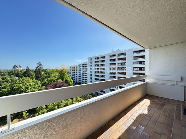 Vente
                Appartement72,7 m² - 3 Pièces -
                    ORLEANS (45000)