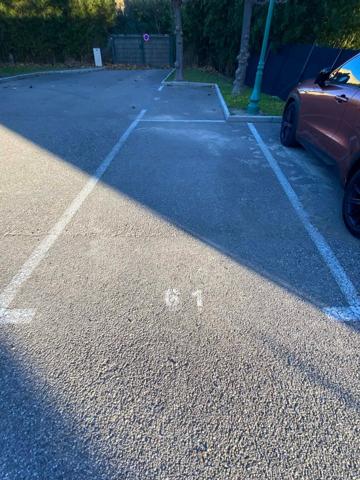 Place de parking dans résidence sécurisée