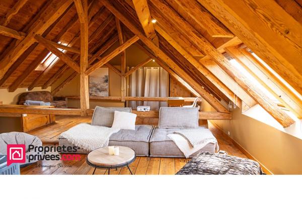 Maison de caractère  Atypique de 210 M2 du 18ème Siècle Rénové