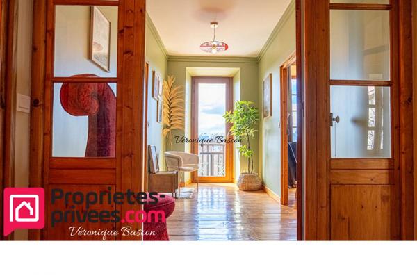 Maison de caractère  Atypique de 210 M2 du 18ème Siècle Rénové